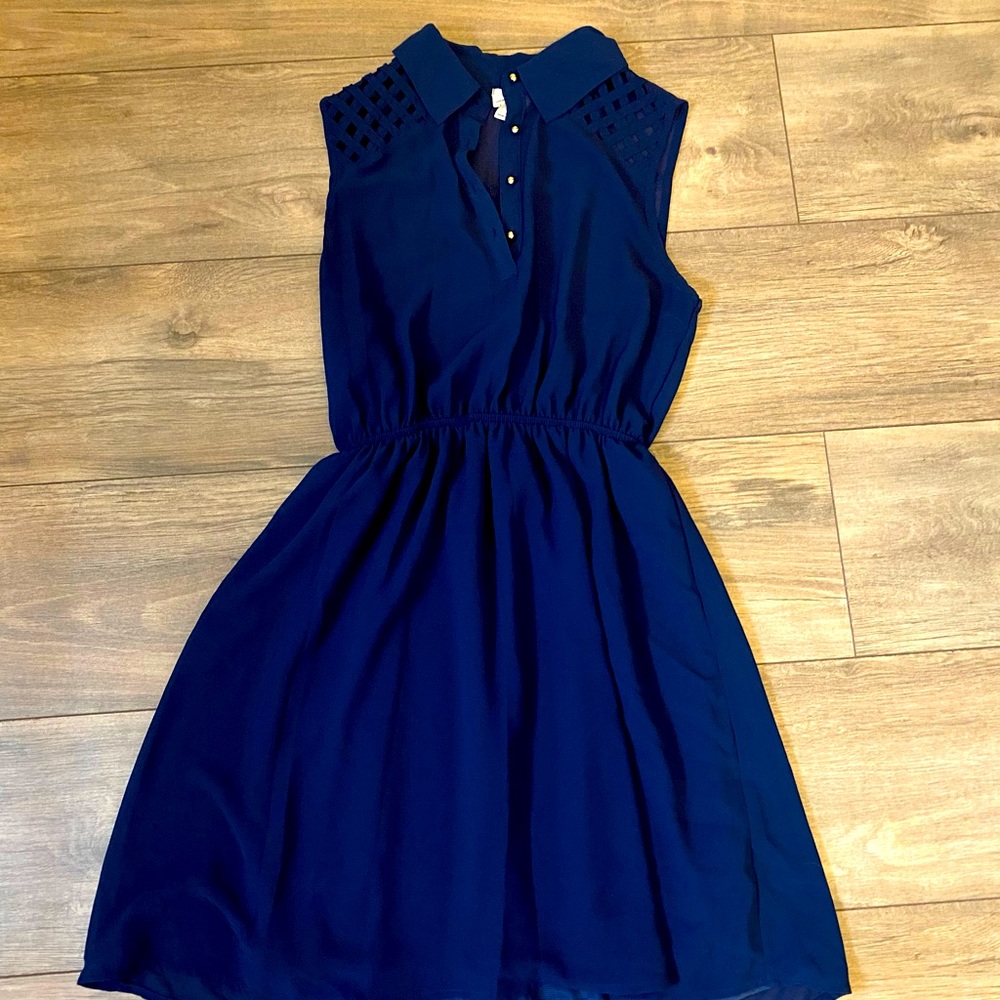 Sleeveless dress